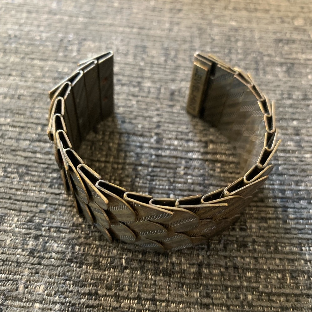 Gently Used Jewelmint Scaly Cuff Bracelet